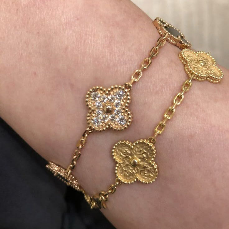 FOUR LEAF CLOVER IN GOLD ZIRCONIA